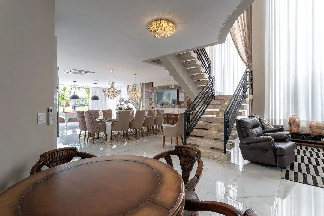 Imagem Casa Condominio para Venda - 519m², 4 dormitórios, sendo 4 suites, 2 vagas - Sans Souci