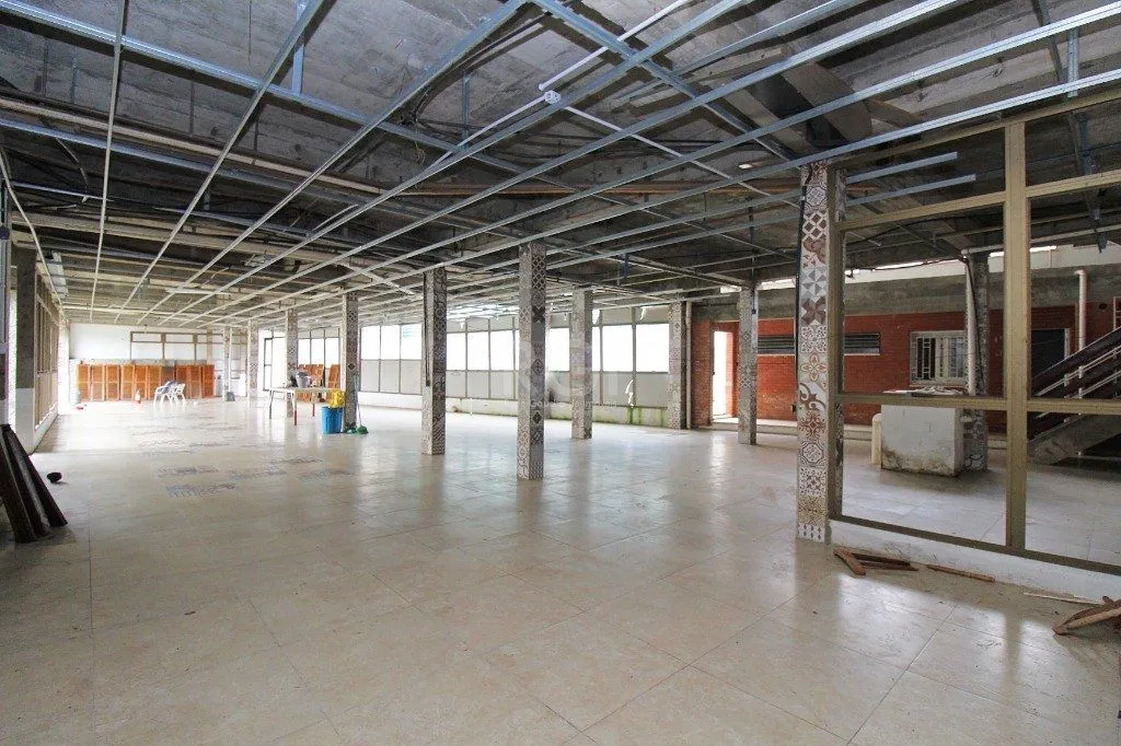 Imagem Casa para Venda - 840m², 7 dormitórios, sendo 3 suites, 8 vagas - Medianeira