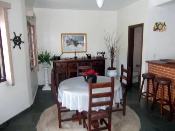 Imagem CASA COM PISCINA PERTINHO DA PRAIA