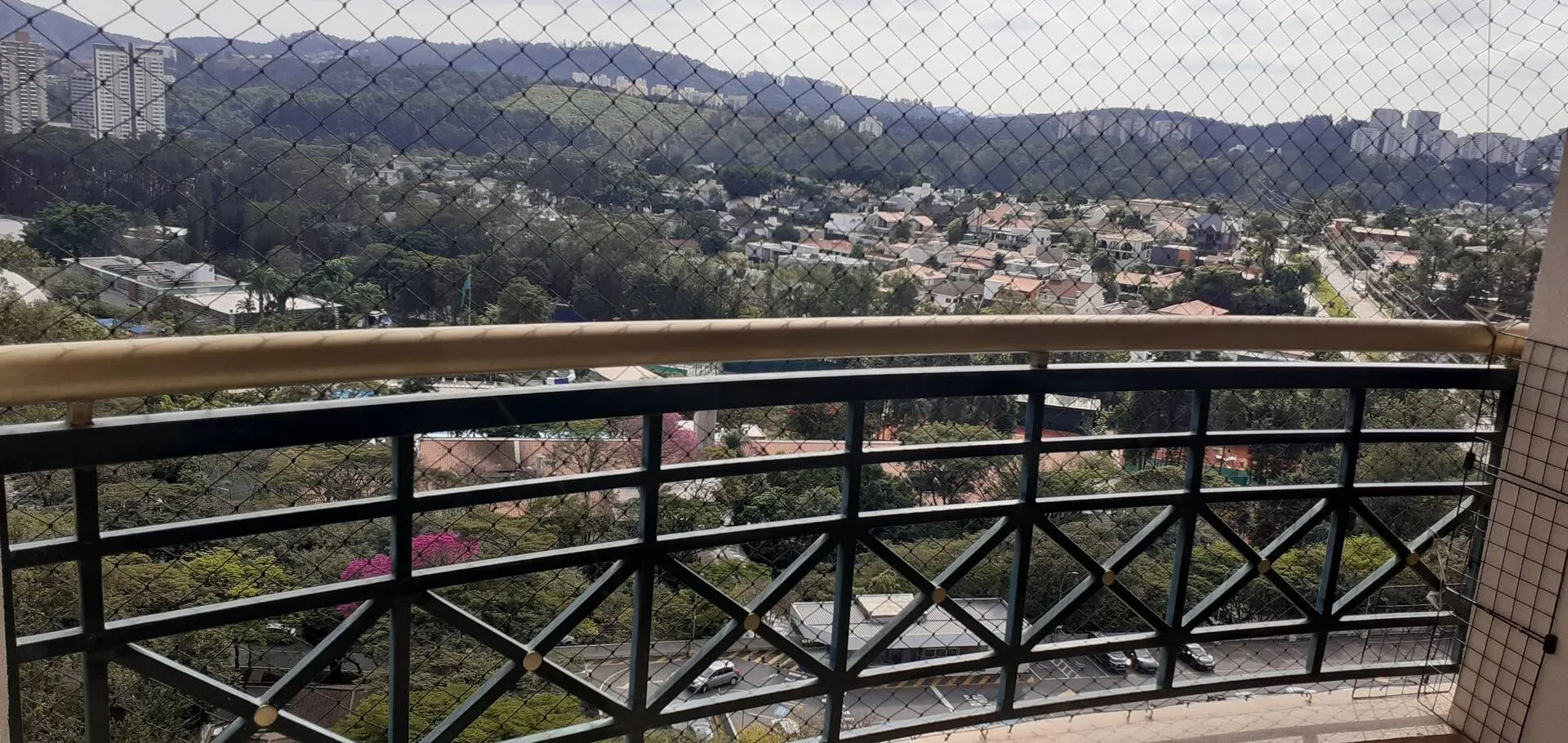 Imagem Apartamento de 97m² Finamente Reformado e Planejado, com Vista Permanente para o Res 1
