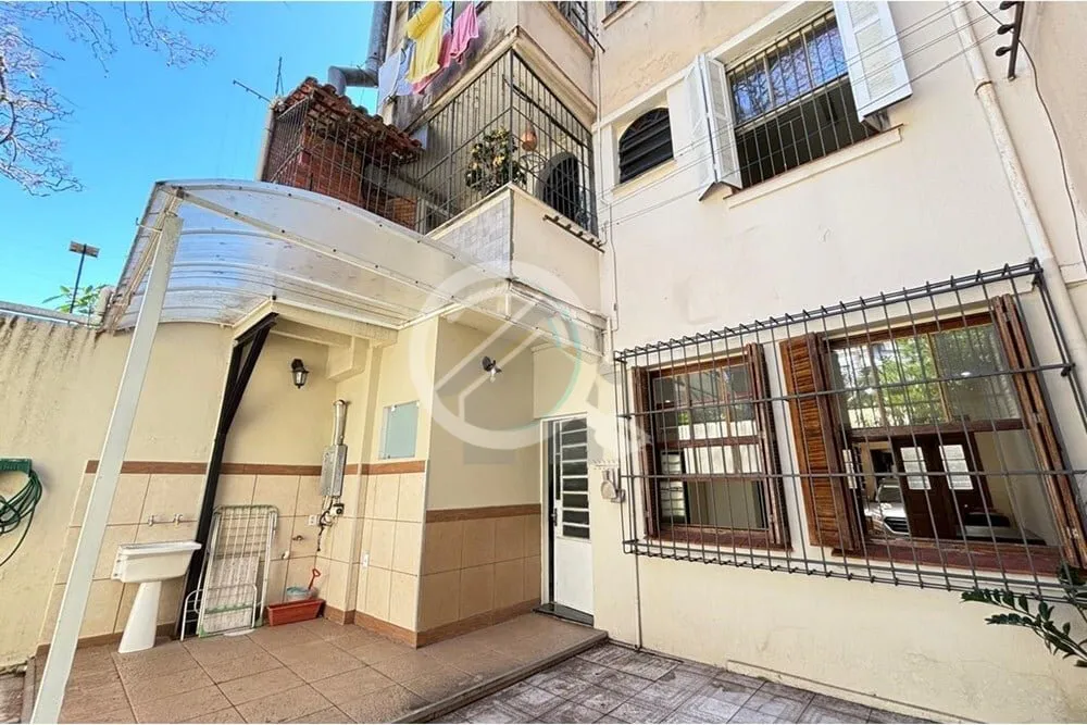 Imagem Se você busca um imóvel aconchegante e bem localizado, esta é a sua chance! Este apartamento de 1...