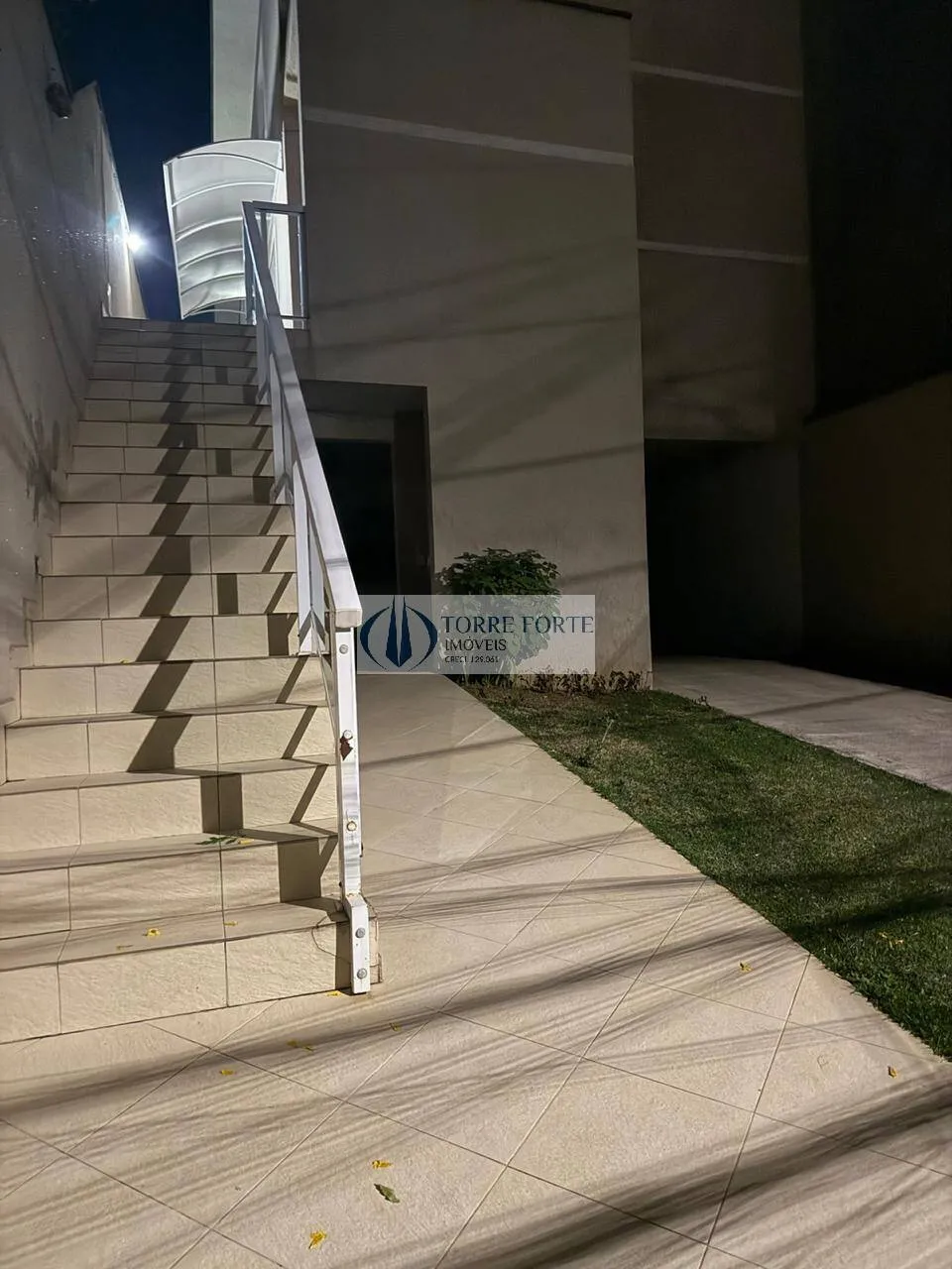 Imagem Casa de condominio com 2 dormitorios 2 vagas na Vila Nhocune.