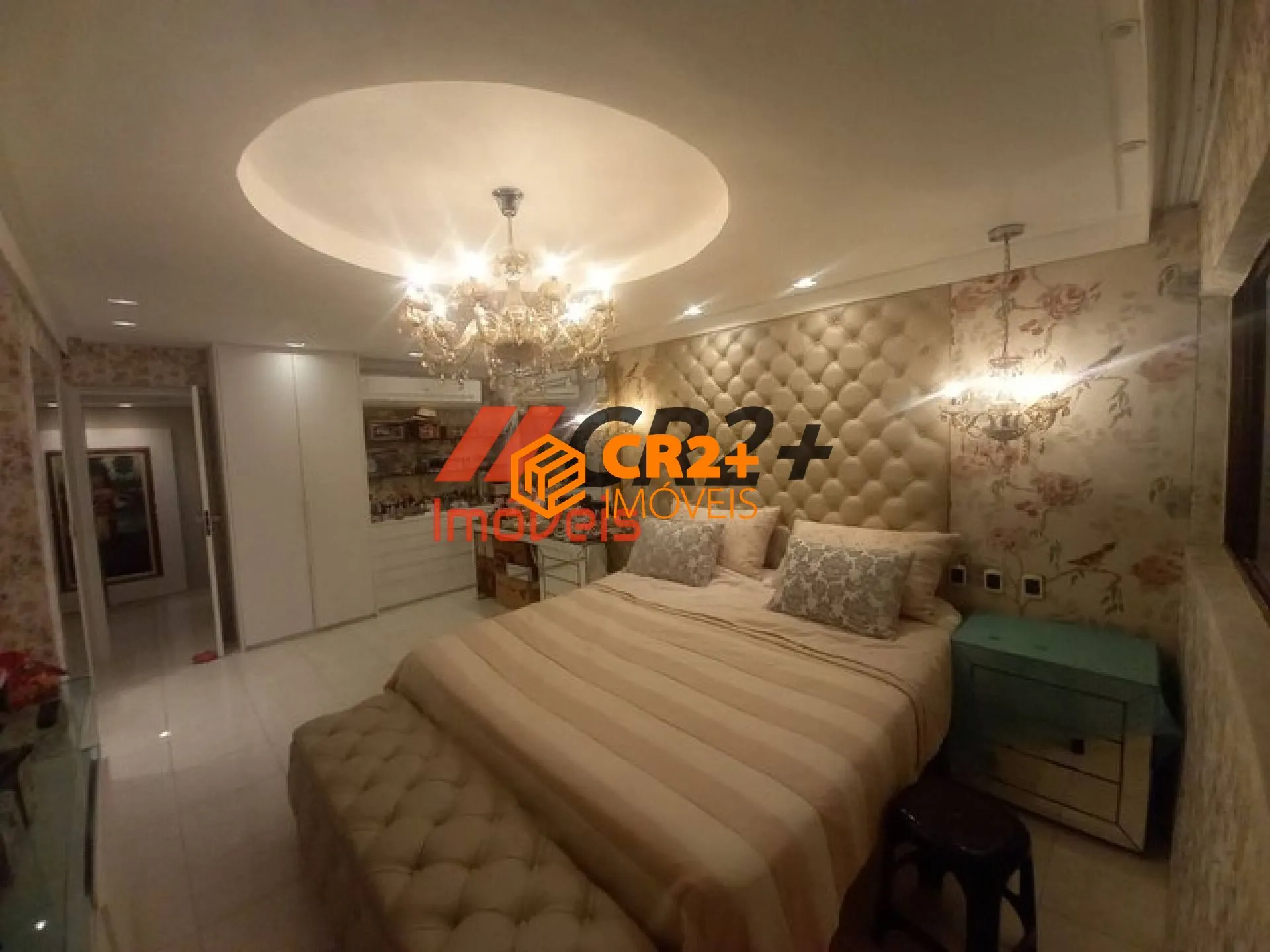 Imagem Cobertura a Venda, 347m² com 3 quartos, 3 suítes no bairro Madalena em Recife