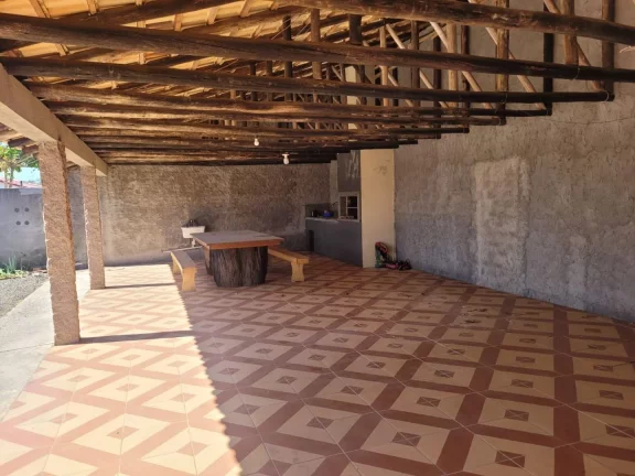 Imagem Imperdível oportunidade de adquirir uma casa com 3 quartos e 6 vagas de garagem em Balneário Rincão-SC, Zona Norte! BRP012