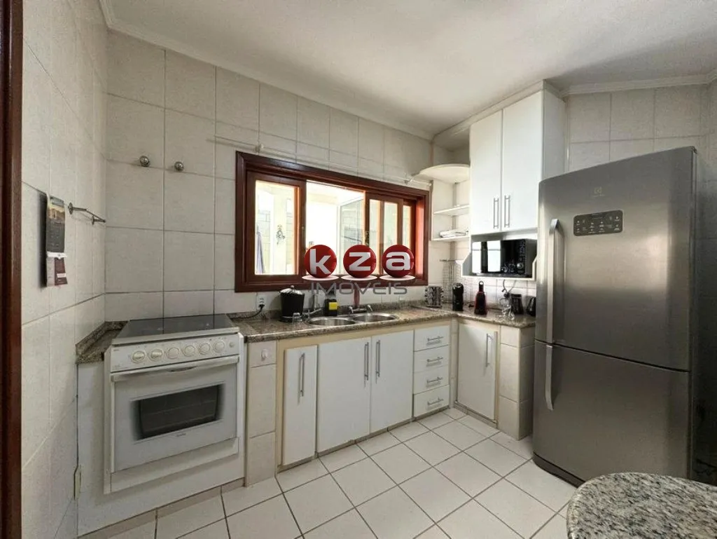 Imagem Casa a venda em condomínio em Valinhos-SP, fácil acesso para rodovias e Campinas: 3 quartos, 1 suite, 3 salas, 4 banheiros, 2 vagas.