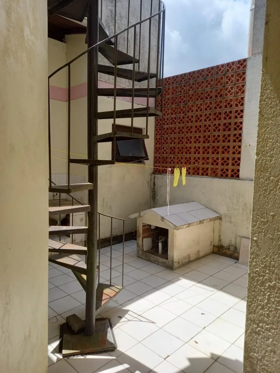 Imagem Ampla Casa residencial com 4 quartos, 3 banheiros e 1 suíte garagem