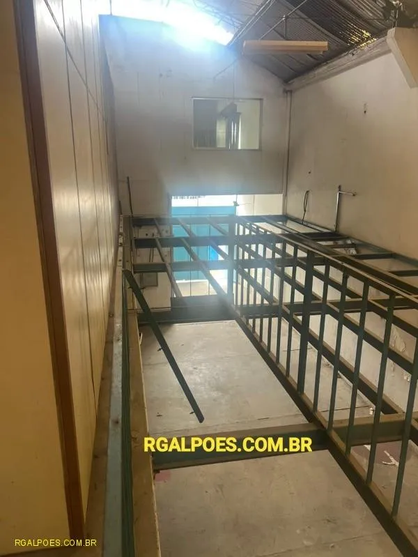Imagem Galpão para Venda em RIO DE JANEIRO, VIGÁRIO GERAL, 2 banheiros