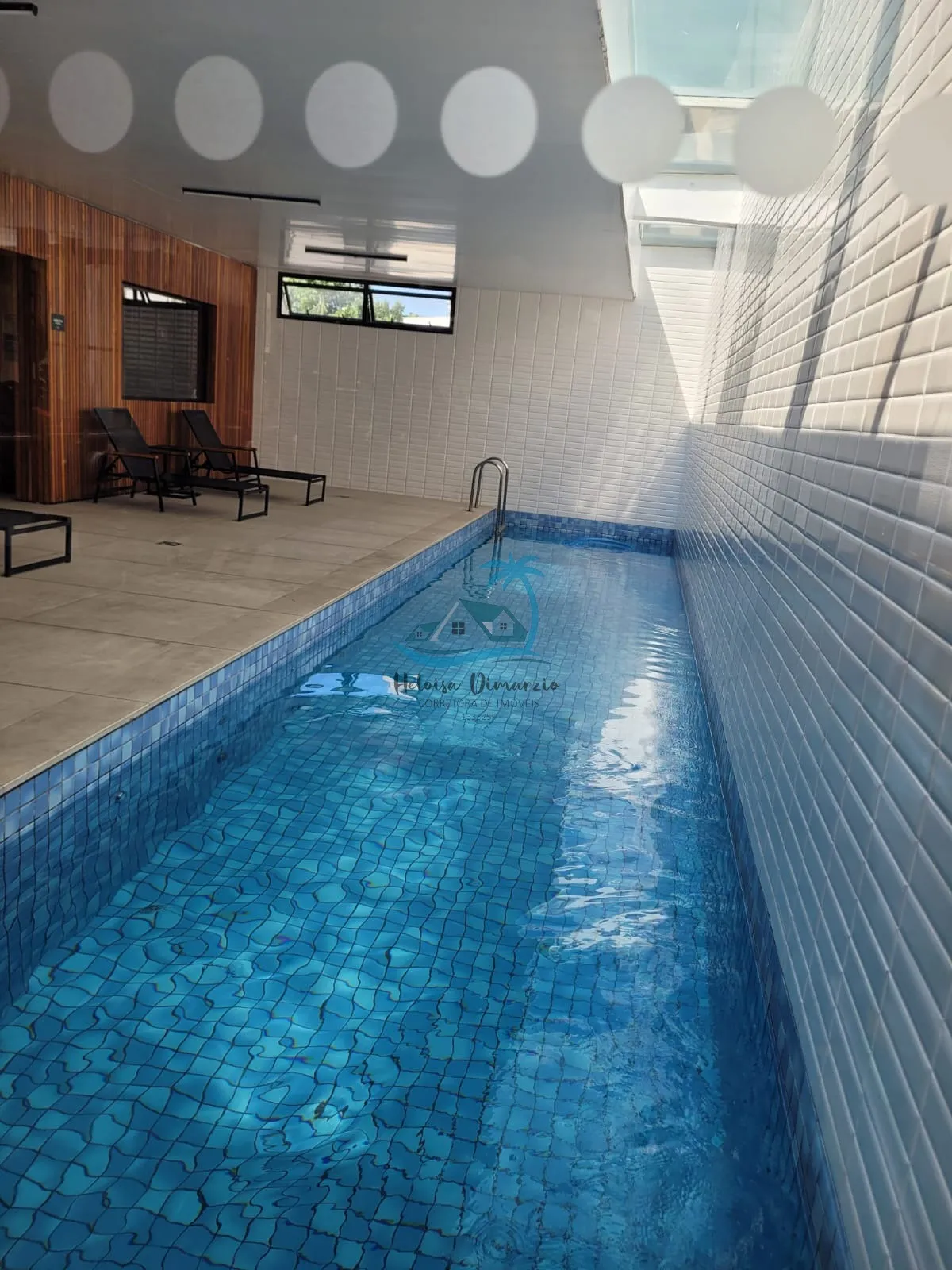 Imagem Casa nova com 2 suítes a venda em condomínio fechado a 500 metros da orla do Itaguá em Ubatuba