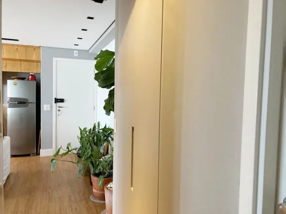Imagem Apartamento 68M², 2Q, 1 Suíte, 2 Banheiros, 2 Vagas, Varanda Gourmet, Teto rebaixado em Gesso, Academia, Churrasqueira, Piscina Adulto e Infantil.
