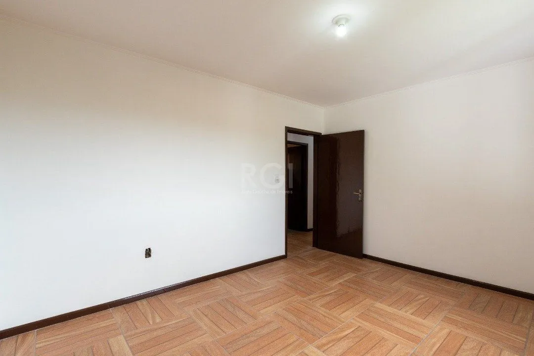 Imagem Casa para Venda - 454.7m², 5 dormitórios, sendo 1 suites, 8 vagas - Teresópolis