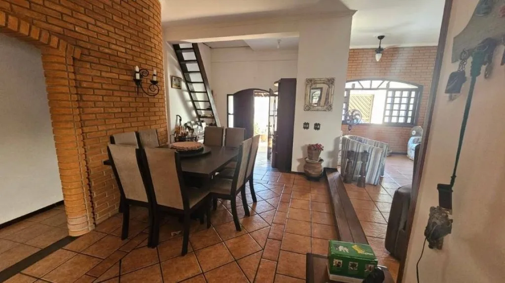 Imagem CASA COM 165,00 m² - CANTO DO FORTE - PRAIA GRANDE SP
