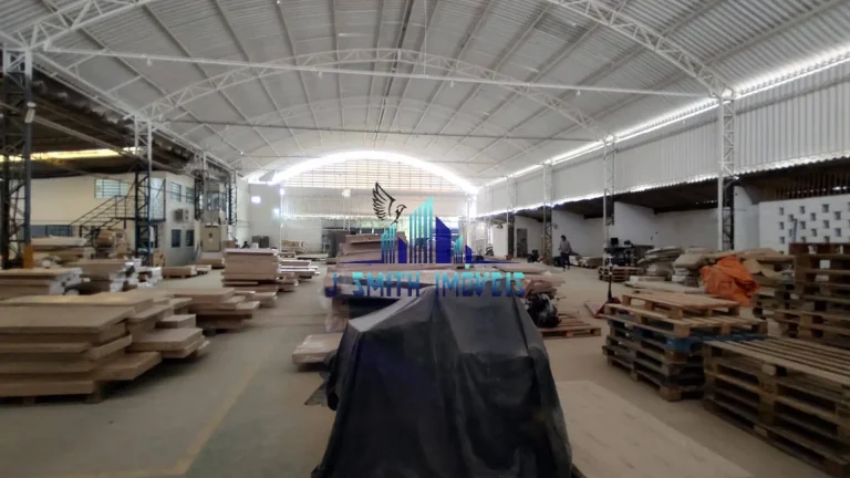 Imagem GALPÃO INDUSTRIAL. AC. 1.600m² DE CONSTRUÇÃO. 2 DOCAS