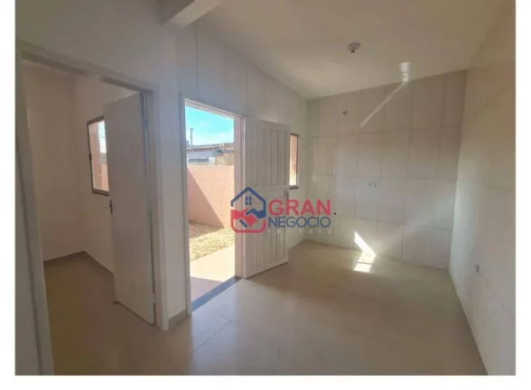 Imagem Casa com 2 dormitórios à venda em Matinhos