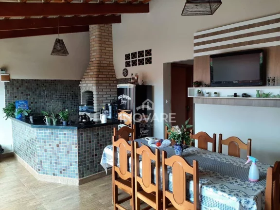 Imagem Casa com 3 dormitórios à venda, 230 m² por R$ 750.000,00 - Jardim Leonora - Itumbiara/GO