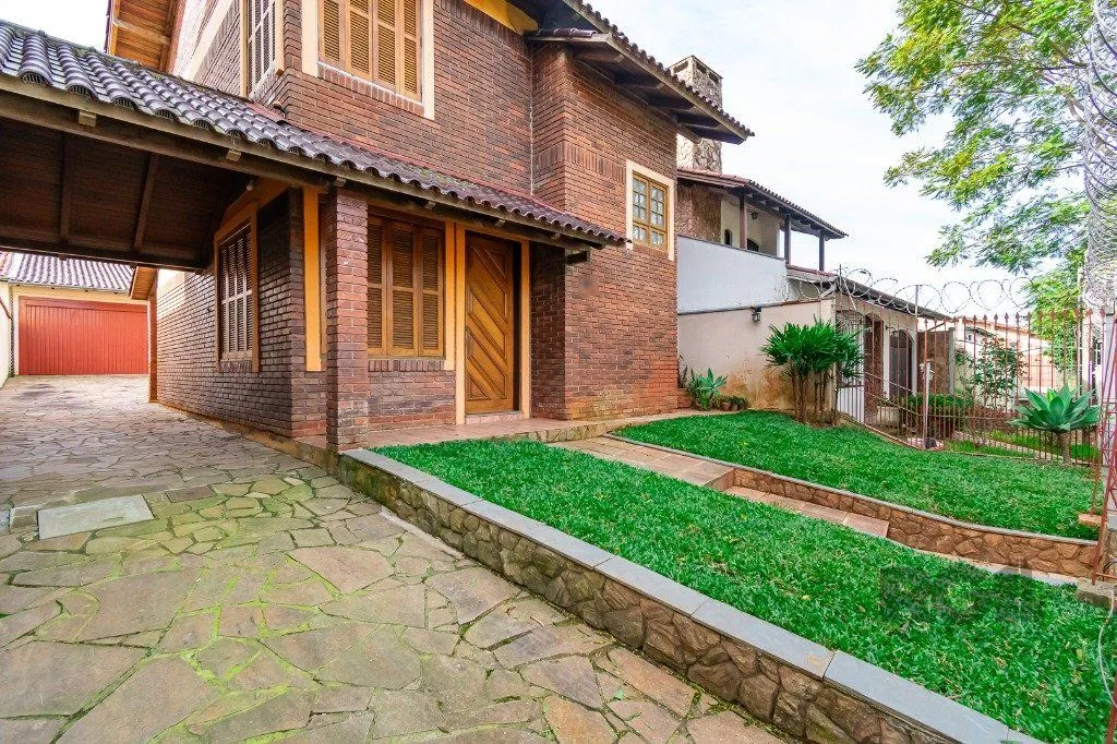 Imagem Casa sobrado na zona norte de 3 dormitórios 3 vagas e piscina