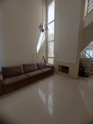 Imagem Encanto e Exclusividade: Casa em Condomínio de Alto Padrão em Valinhos com Conforto e Segurança!