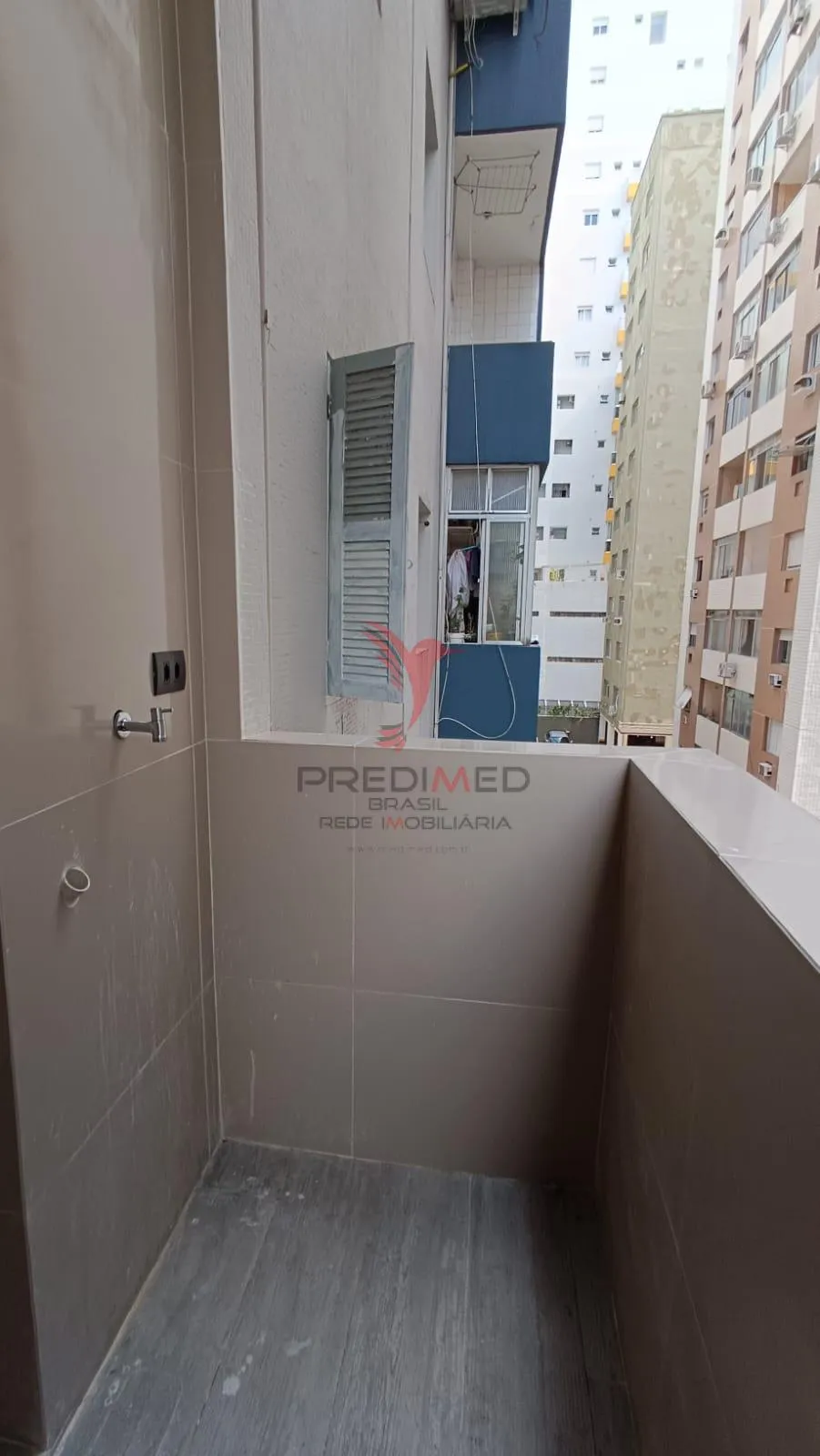 Imagem Apartamento todo reformado com 1 Dormitório com suite a 100 m da Praia