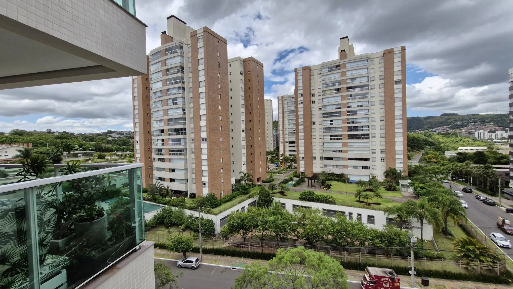 Imagem Apartamento mobiliado no Central Parque, 3 dormitorios sendo 1 suíte, banheiro social, lavabo, 114,00m² área privativa, 2 garagens