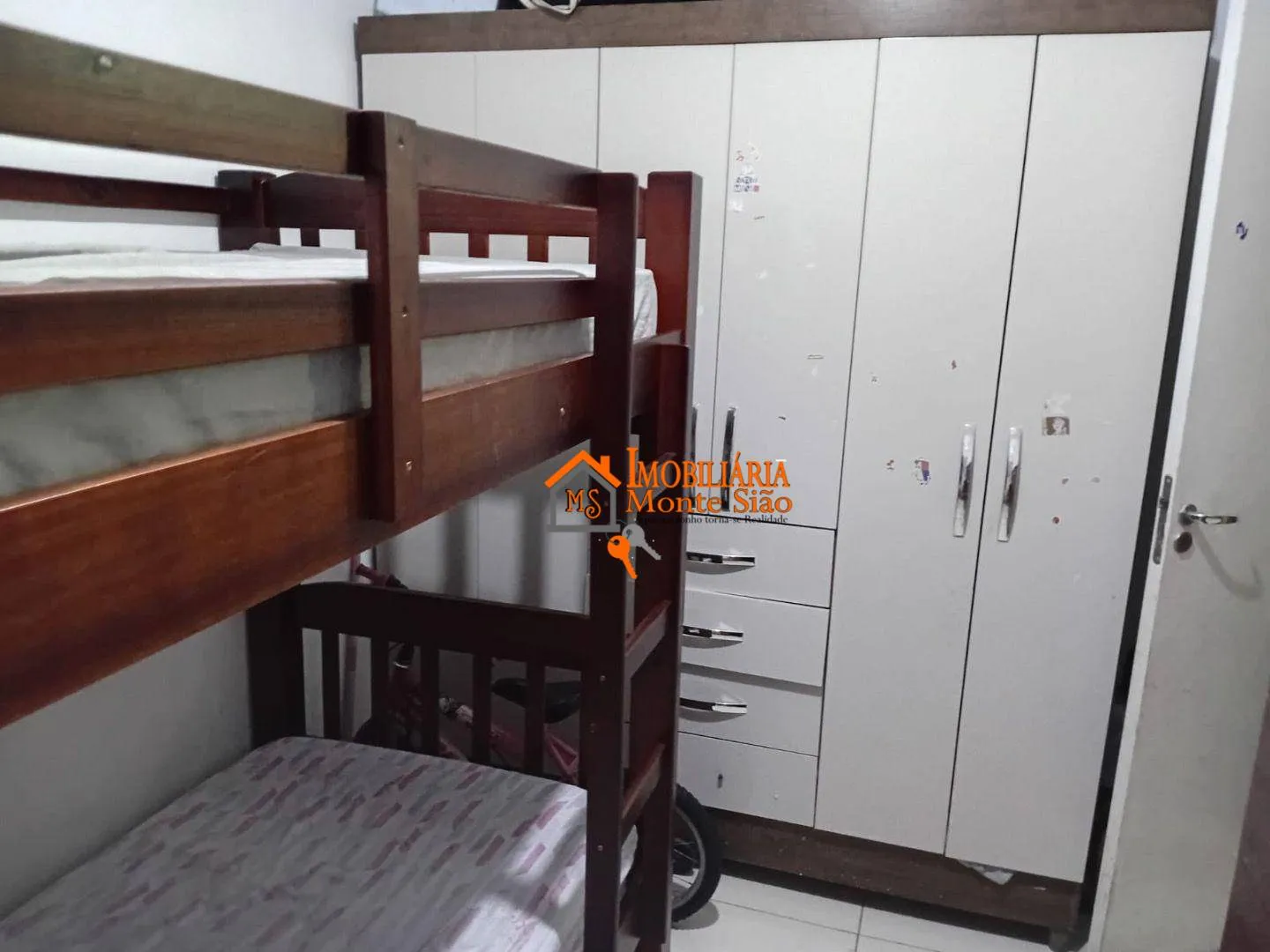 Imagem Apartamento com 2 dormitórios à venda, 45 m² por R$ 196.000,00 - Água Chata - Guarulhos/SP