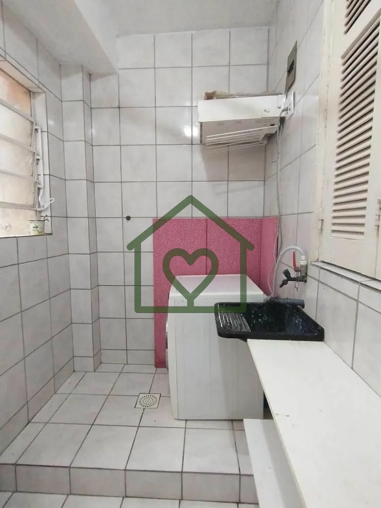 Imagem Apartamento de 80m², três dormitórios, banheiro social, living, cozinha, área de serviço, préd...