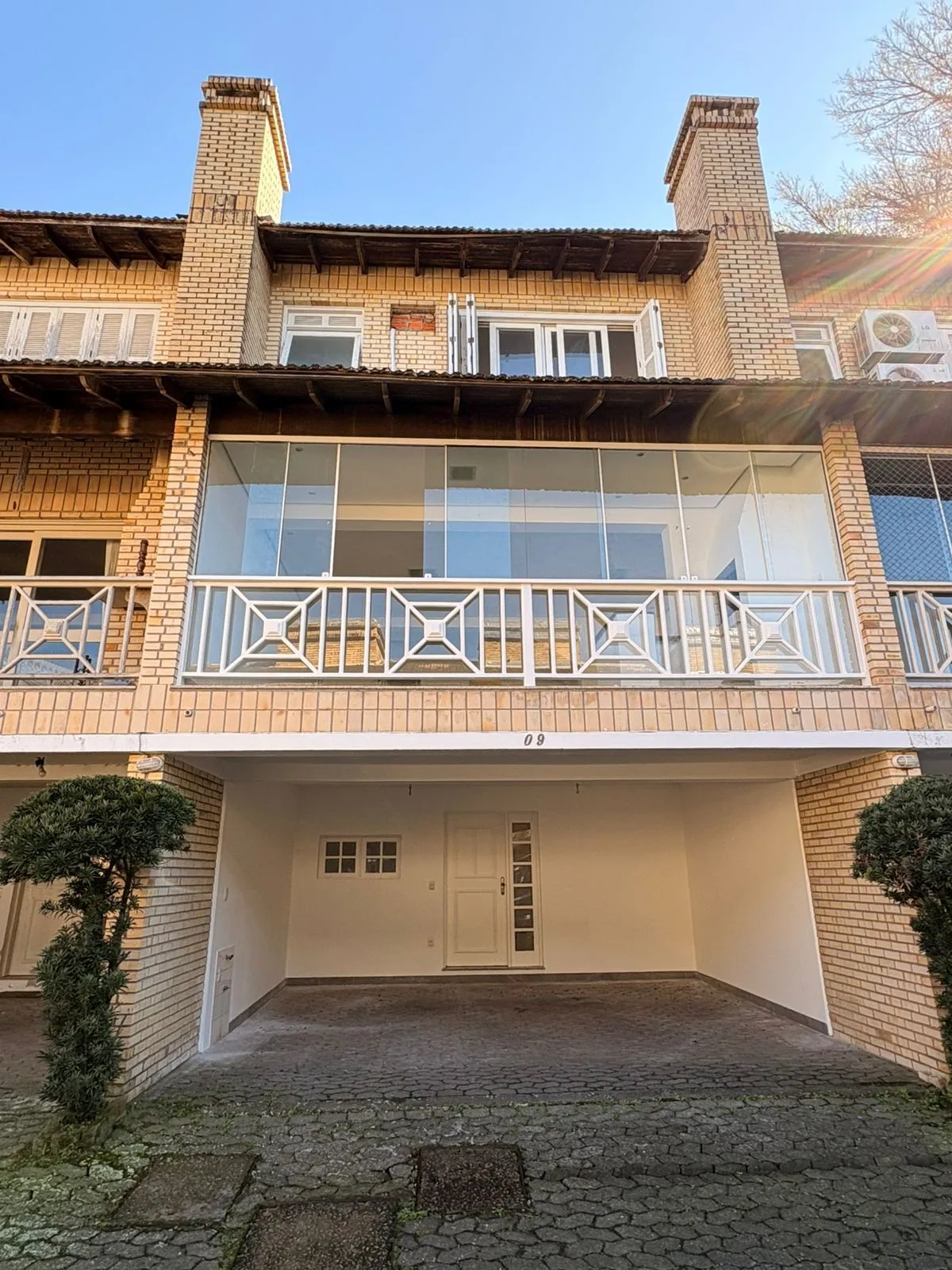 Imagem Casa Reformada de 197mq no Condomínio Villa Dei Fiori - Bairro Tristeza a venda na Zona Sul de Porto Alegre.