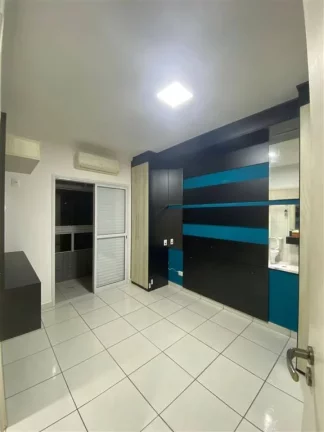 Imagem Apto 3 dormitórios, sendo 1 suíte, sacada envidraçada com churrasqueira, planejado, ar condicionado e 2 vagas de garagem