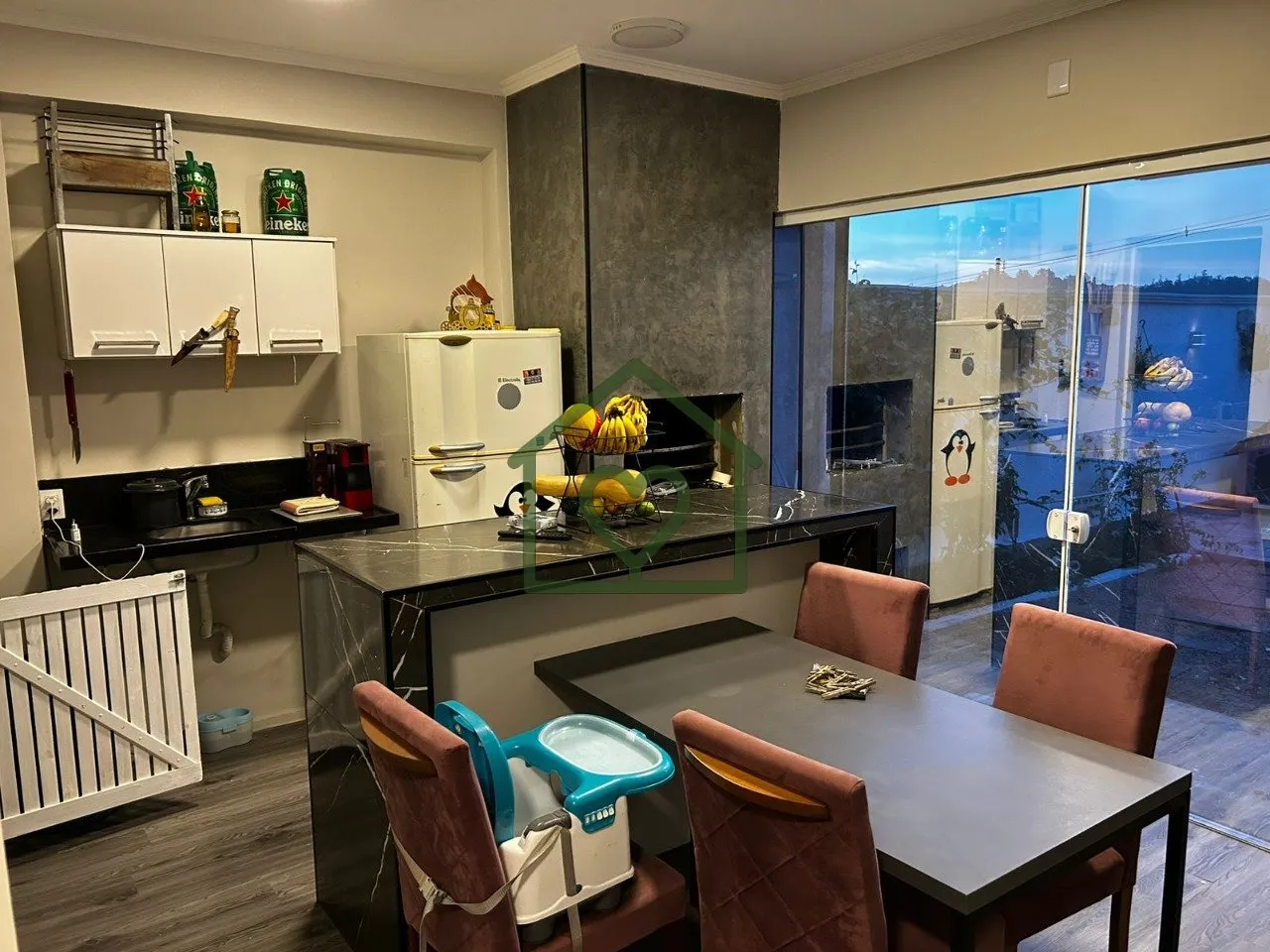 Imagem CASA TÉRREA à venda em Lomba do Pinheiro, Porto Alegre

Imóvel com 2 quartos, living para 2 ambie...
