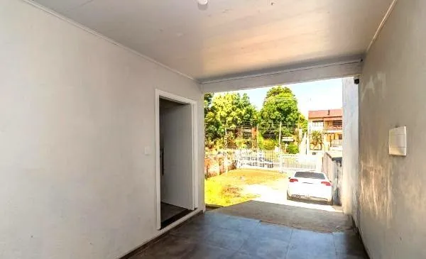 Imagem Casa no bairro Jardim Carvalho de 2 dormitórios e amplo pátio