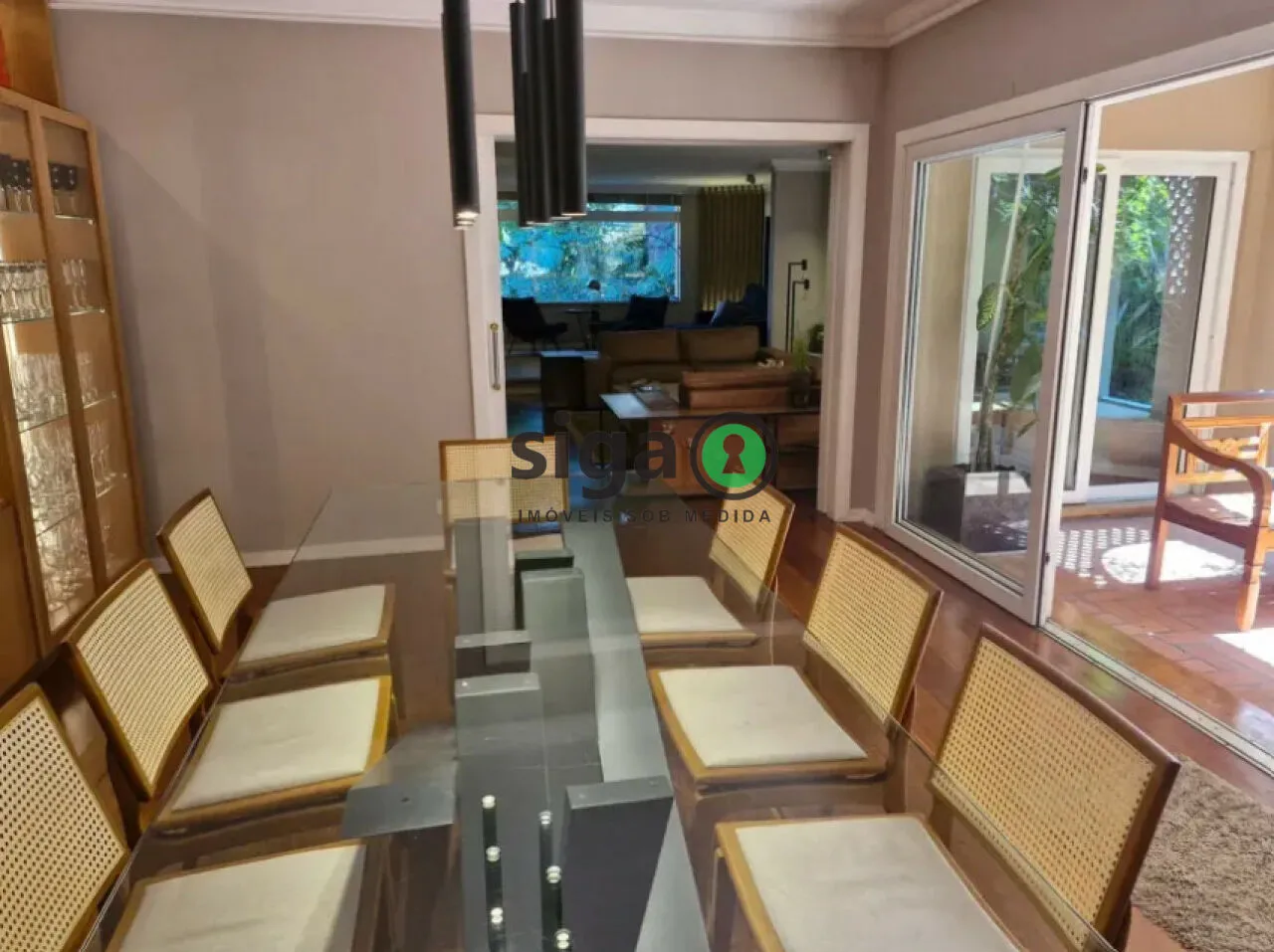 Imagem Residência de Alto Padrão com Projeto Arquitetônico Exclusivo e Eficiência Energética