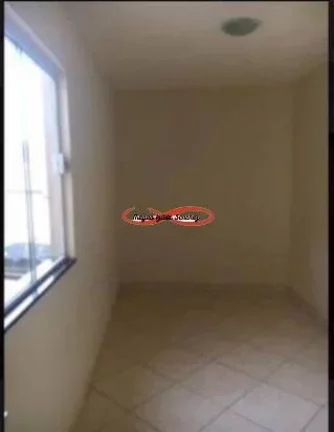 Imagem Sobrado à Venda com 3 Dormitórios – Vila Carmosina, Zona Leste de SP.