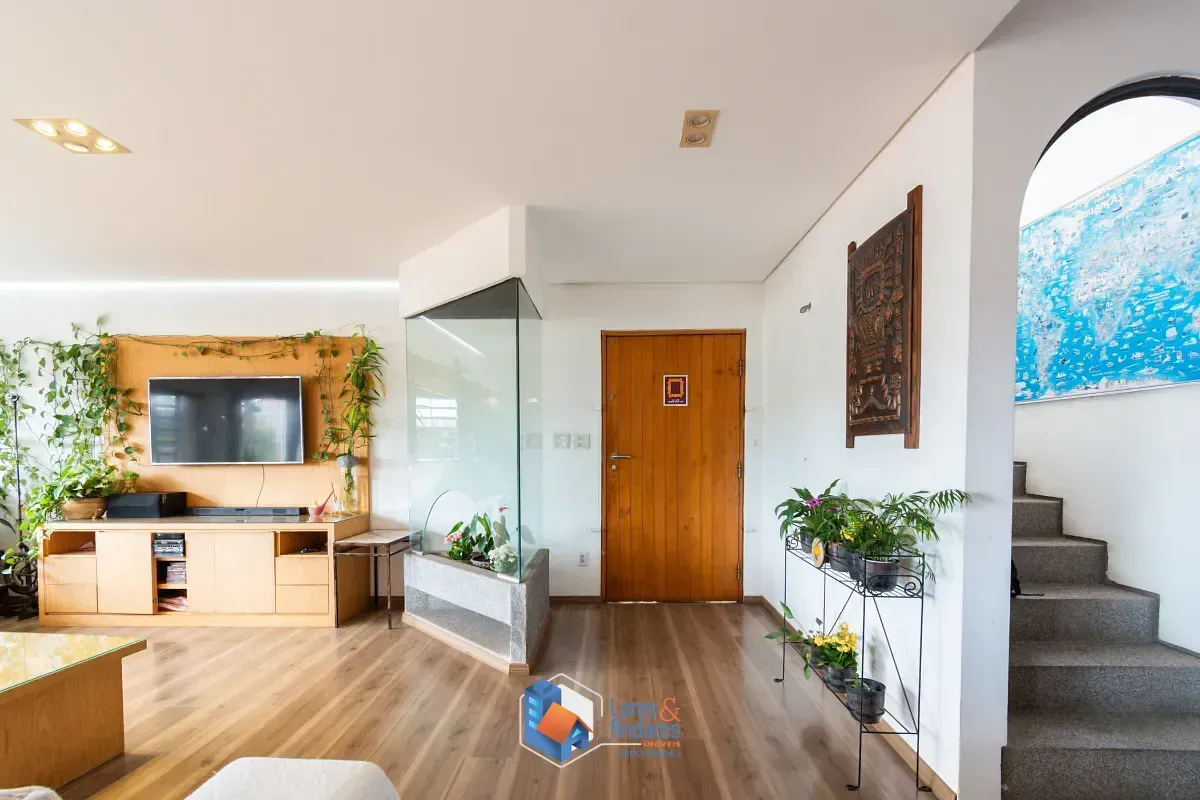 Imagem Casa para venda em Pacaembu com 4 quartos, sendo 3 suítes, 400m²