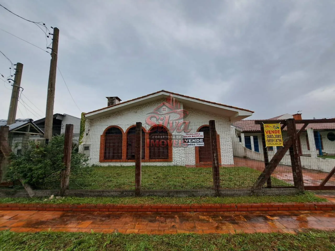 Imagem Casa com 3 Suítes a 120m do Mar