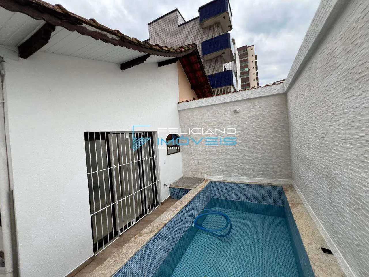 Imagem Casa com 2 quartos, Tupi, Praia Grande - R$ 680 mil, Cod: 7010