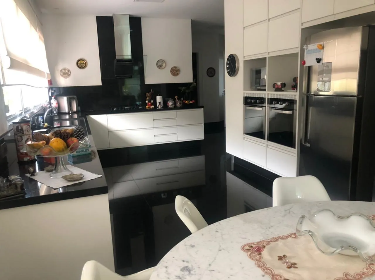 Imagem Casa 4 suítes MOBILIADA e decorada para locação e ou venda