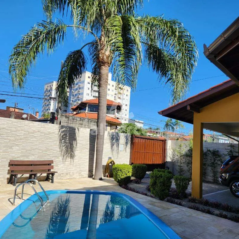 Imagem Casa à venda l 4 dormitórios, 1 suíte l Real Parque - São José/SC
