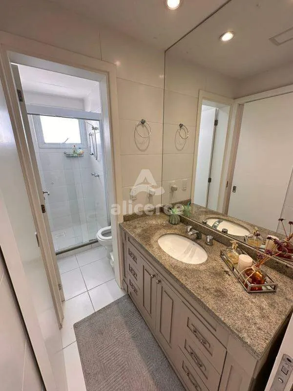 Imagem Apartamento à venda com 3 quartos 1 suíte, 96,37m² em Abraão Florianópolis