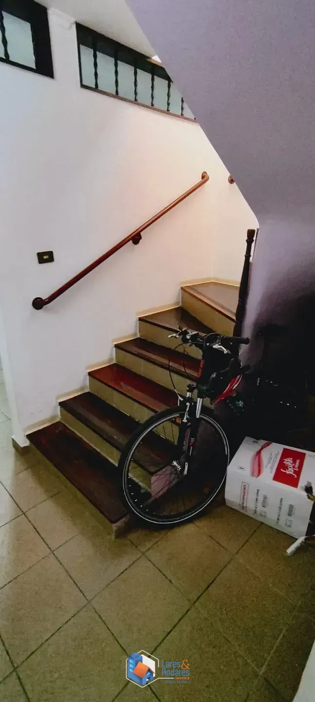 Imagem SOBRADO À VENDA COM 250 M², COM 3 AMPLOS DORMS, COM EDÍCULA AO FUNDO E VAGA PARA 2 CARROS, BROOKLIN PAULISTA, SÃO PAULO, SP