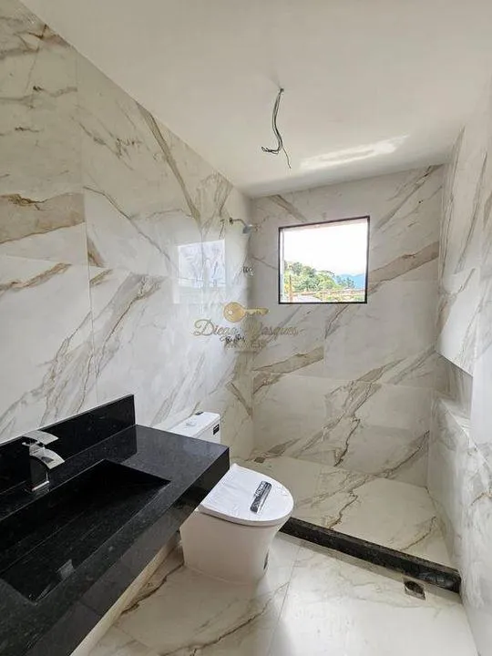 Imagem Casa em Condomínio para Venda em Teresópolis / RJ no bairro Golfe