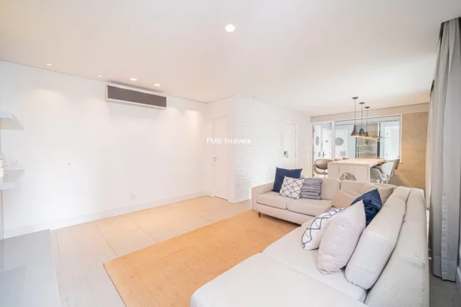 Imagem Venda de Apartamento de Luxo na Vila Olímpia com 2 Suítes, 1 Sala, 3 Vagas e 130m².
