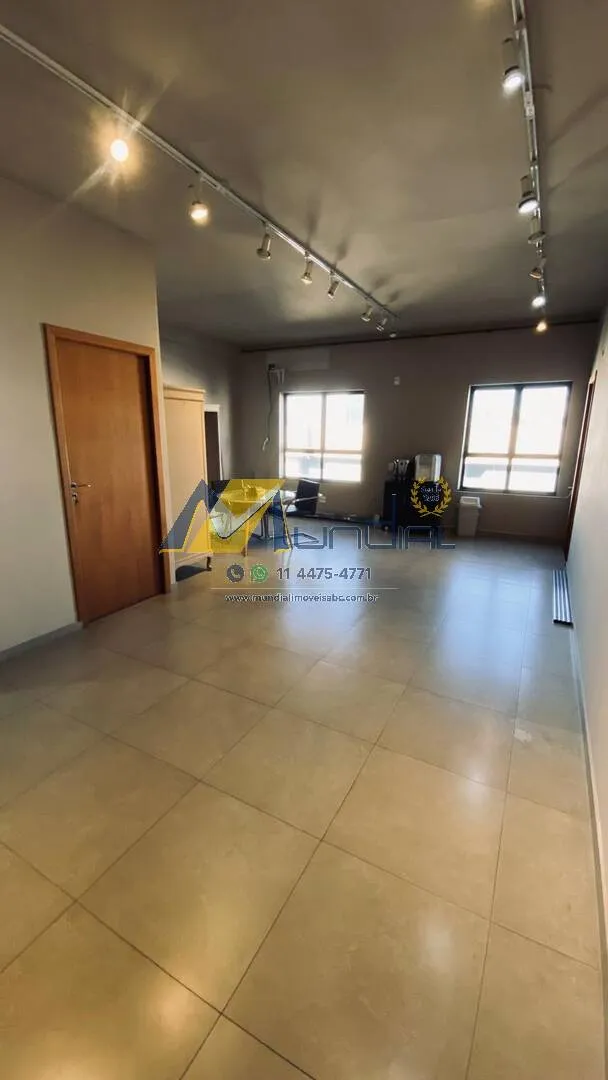 Imagem Galpão Comercial com 399m² à Venda por R$ 2,9 Milhões