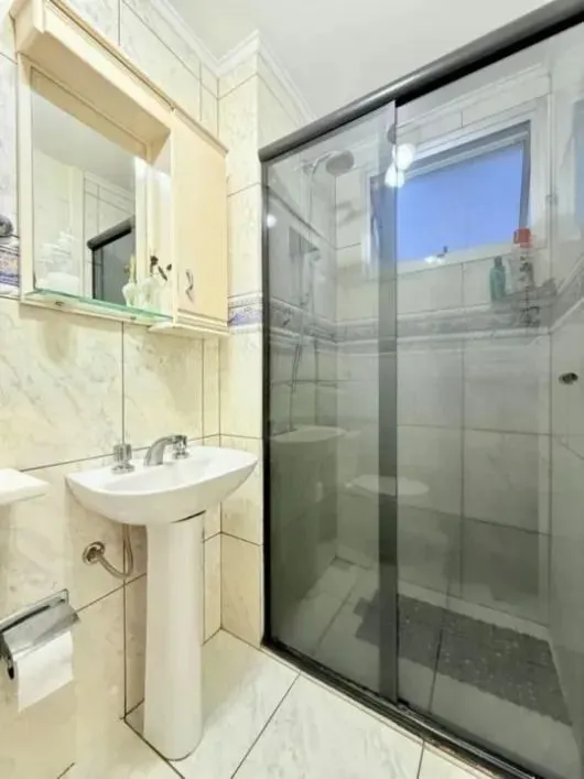 Imagem Apartamento com 3 dormitórios, sacada e churrasqueira.