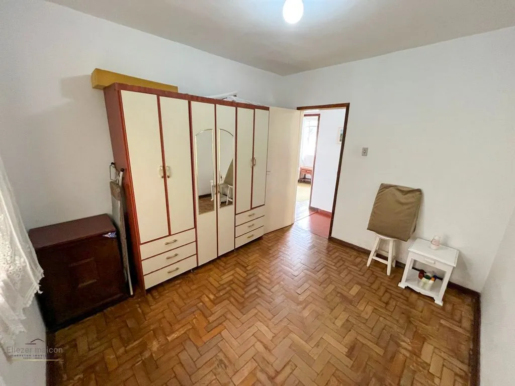 Imagem Casa com quintal a venda no bairro São Geraldo em Poços de Caldas - mg