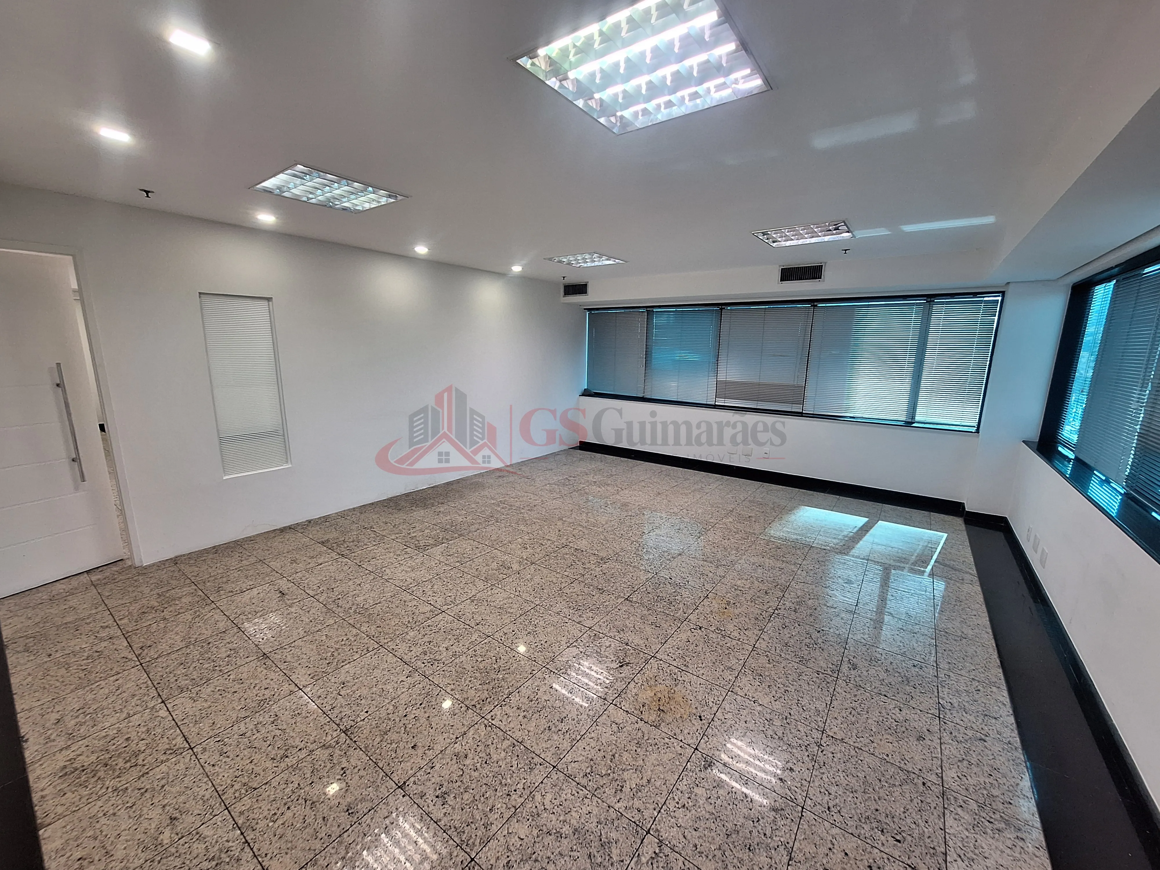Imagem Sala comercial para locação no Eagle Point - 91,24 m² | Alphaville