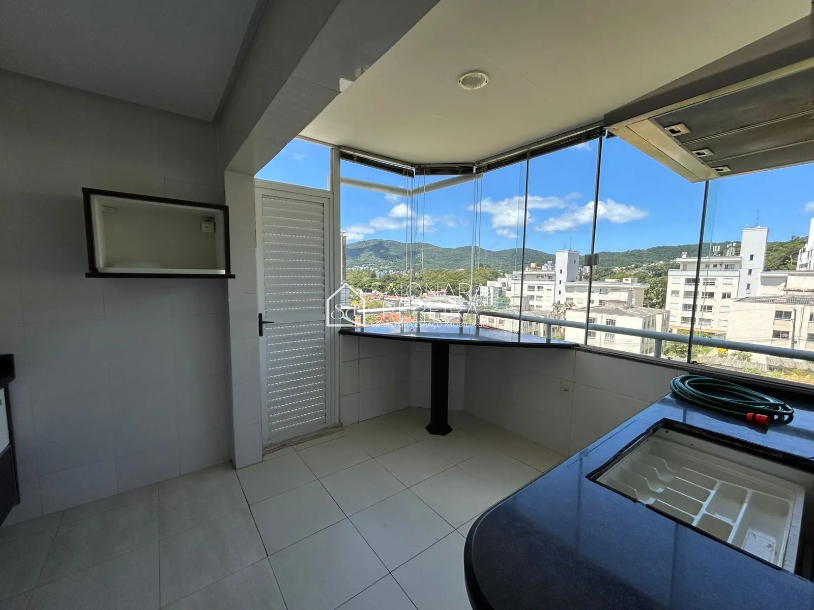 Imagem O Luxo de uma Mansão com a Segurança de um Apartamento no Coração do Córrego Grande