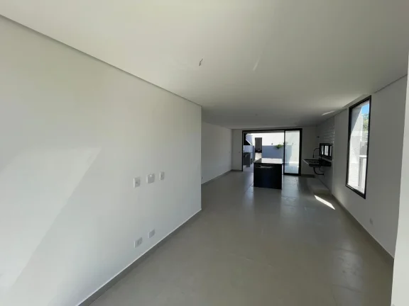 Imagem Casa com 3 Suítes e Piscina - Santana de Parnaíba/SP