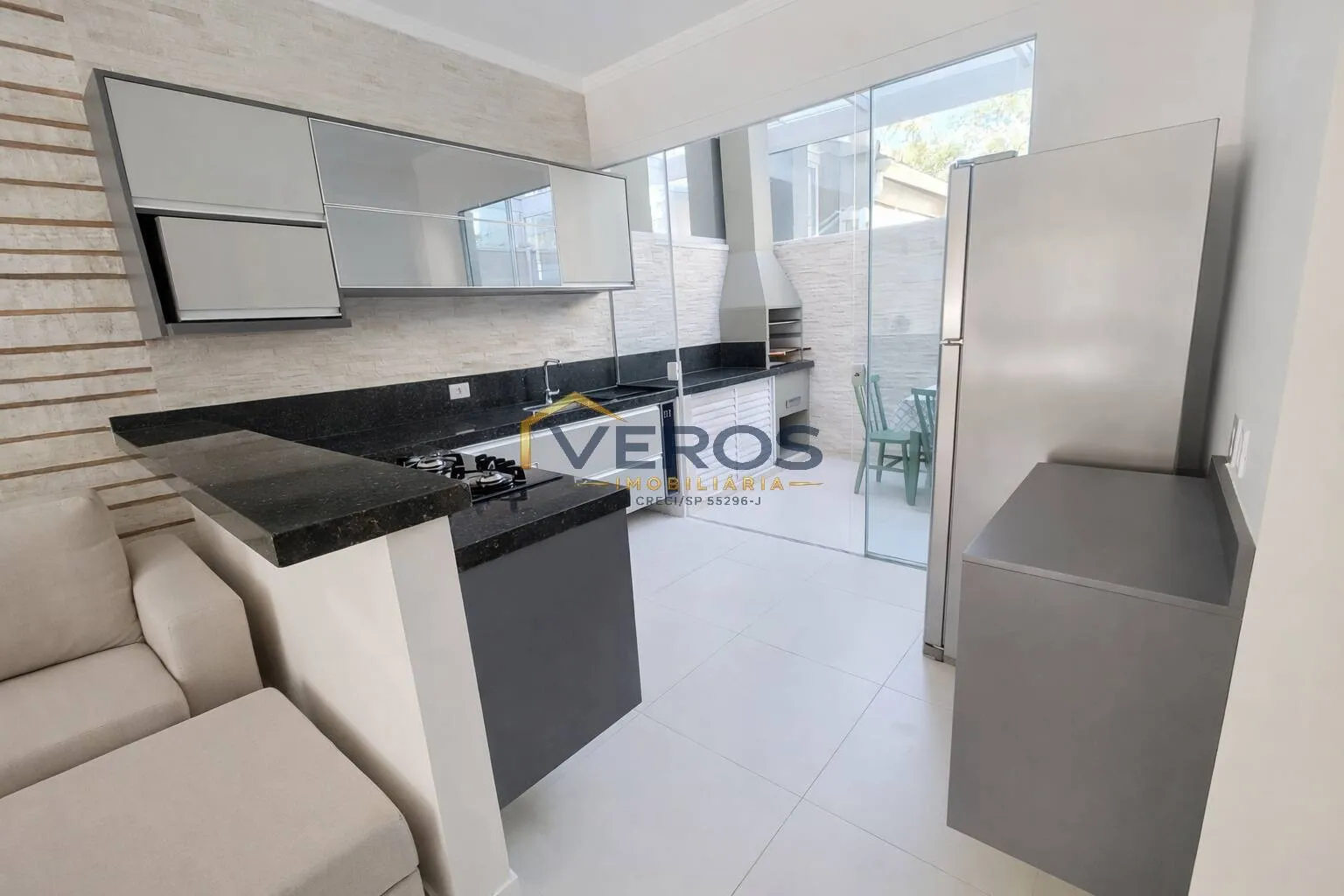 Imagem Casa a venda com 2 quartos a 300m da praia da Cocanha em Caraguatatuba