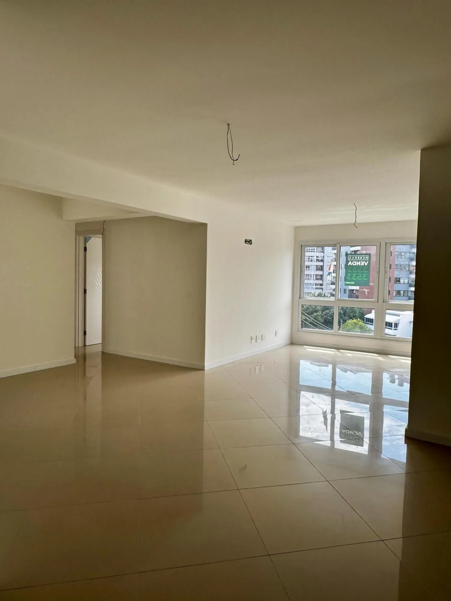 Imagem EXCELENTE APARTAMENTO NOVO Á VENDA - Passo da Areia | Porto Alegre
