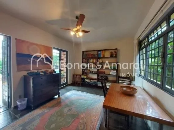 Imagem Casa com 4 Quartos e 3 banheiros à Venda, 481 m