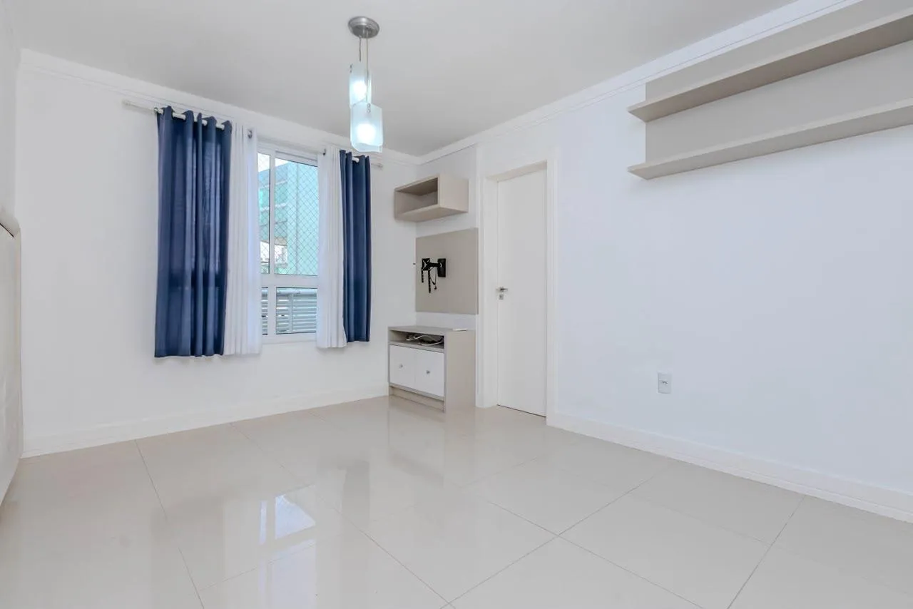 Imagem Apartamento com vista para o mar à venda com 270m2 por R$ 4.900.000,00