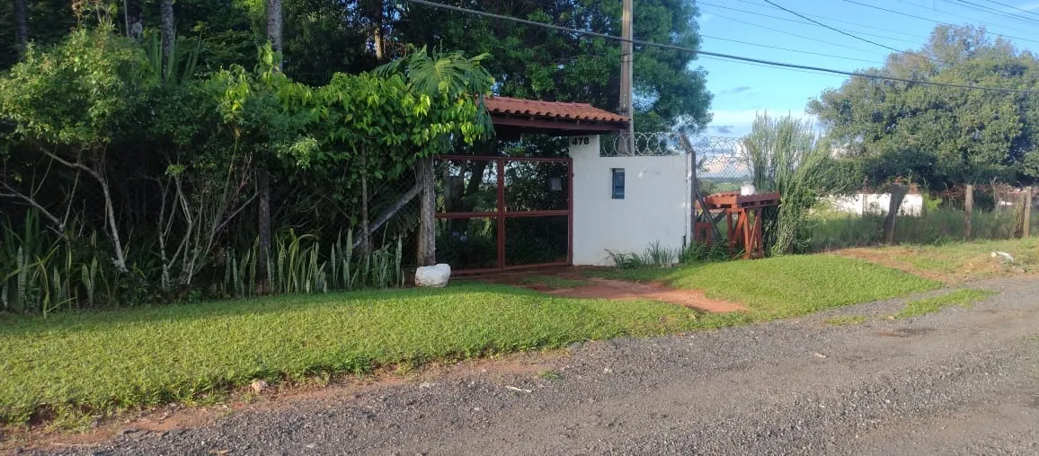 Imagem Chácara de 2.800m² em Araçoiaba da Serra - Casa Térrea com 3 Dormitórios, 1 Suíte e Área Gourmet